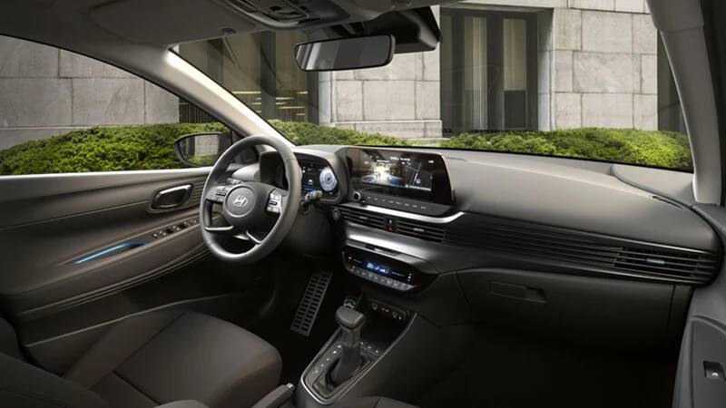 Interiér Hyundai Bayon s dotykovým displejom, digitálnym prístrojovým štítom a automatickou prevodovkou