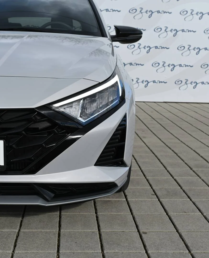 Hyundai i20 1.0 T-GDi Black Edition | Begam Trnava