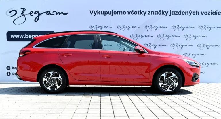 Hyundai i30 CW 1.0 T-GDi FAMILY 6MT MY26 | Begam Trnava
