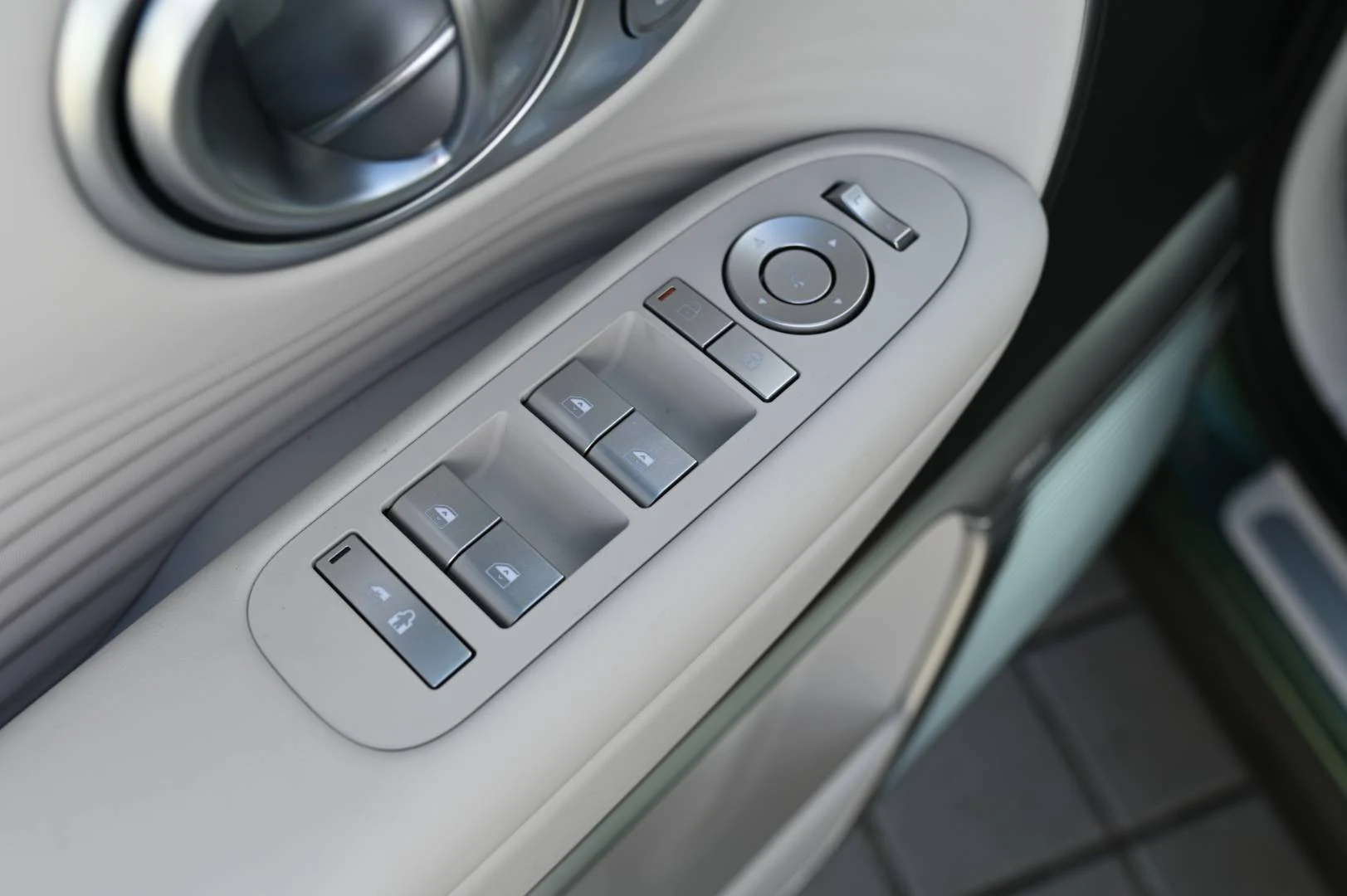 Hyundai Ioniq 9 7S Premium 4x4 BEV 110kWh 226kW | Begam Trnava