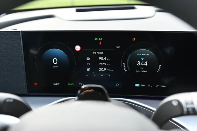 Hyundai Ioniq 9 7S Premium 4x4 BEV 110kWh 226kW | Begam Trnava