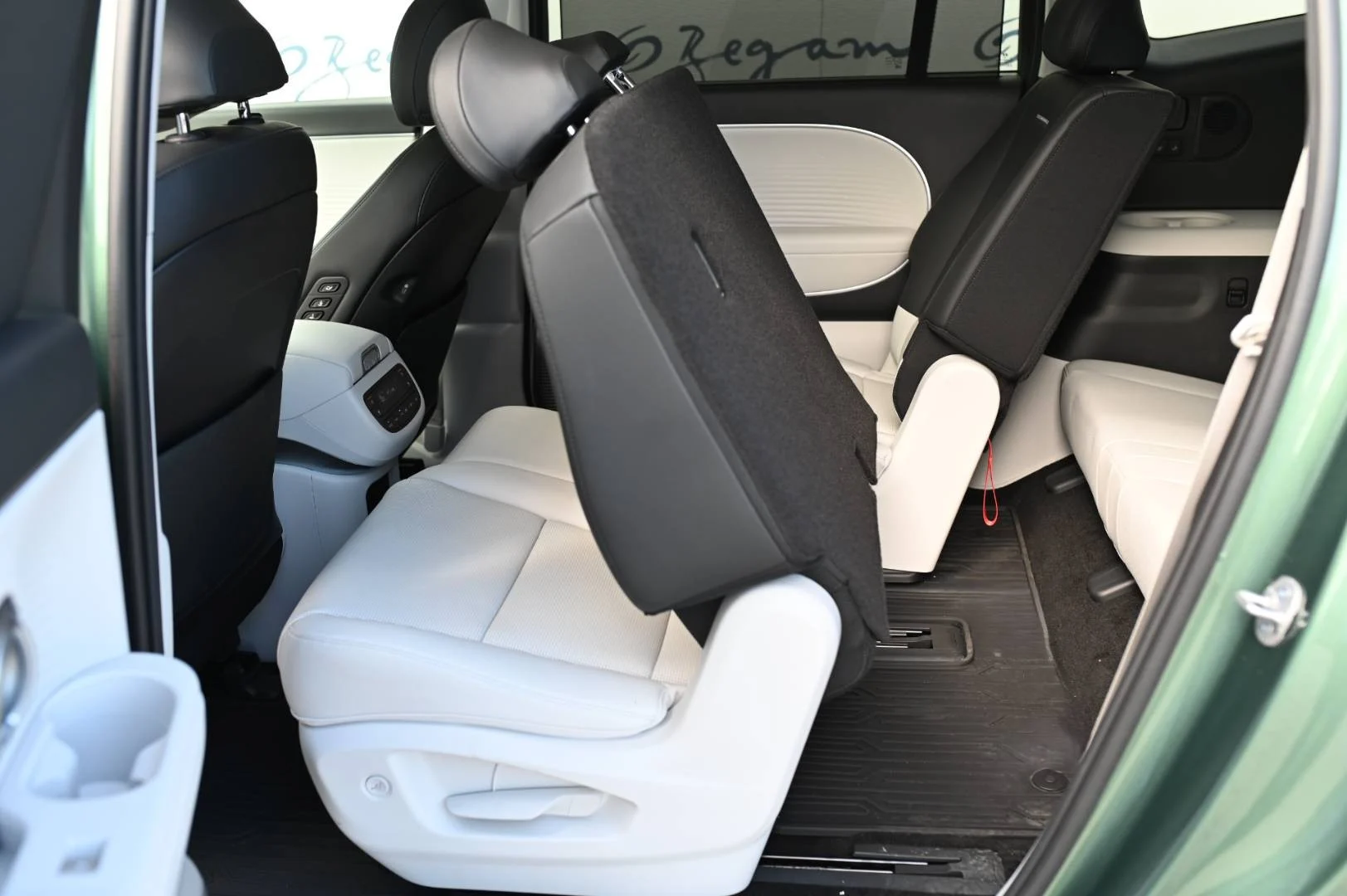Hyundai Ioniq 9 7S Premium 4x4 BEV 110kWh 226kW | Begam Trnava