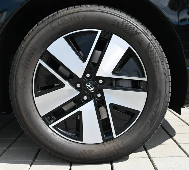 Hyundai Ioniq 9 7S Premium 4x4 BEV 110kWh 226kW | Begam Trnava