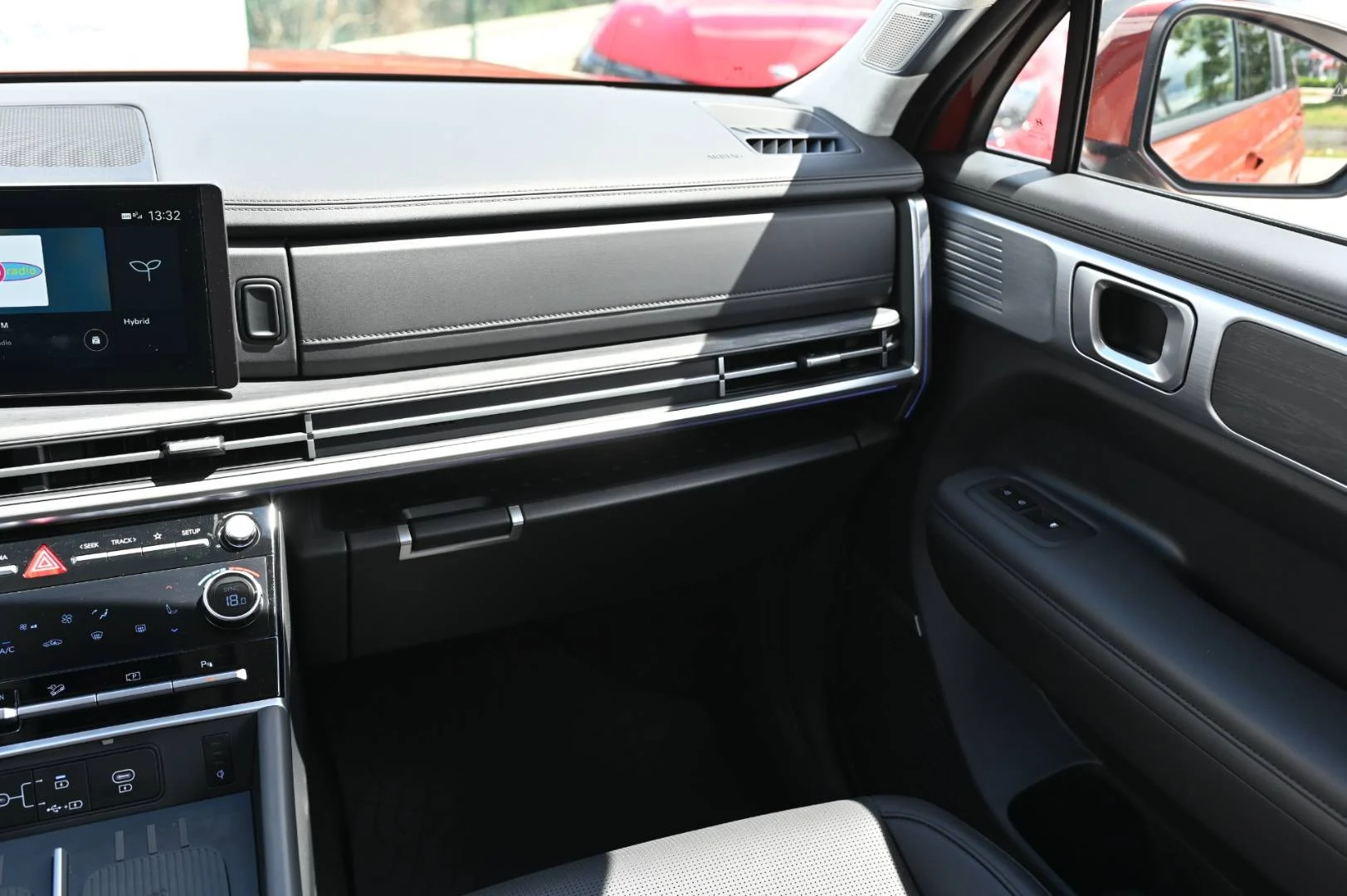 Hyundai Santa Fe PREMIUM 5S 4X4 1,6T-GDi HEV MY2025 | Begam Trnava