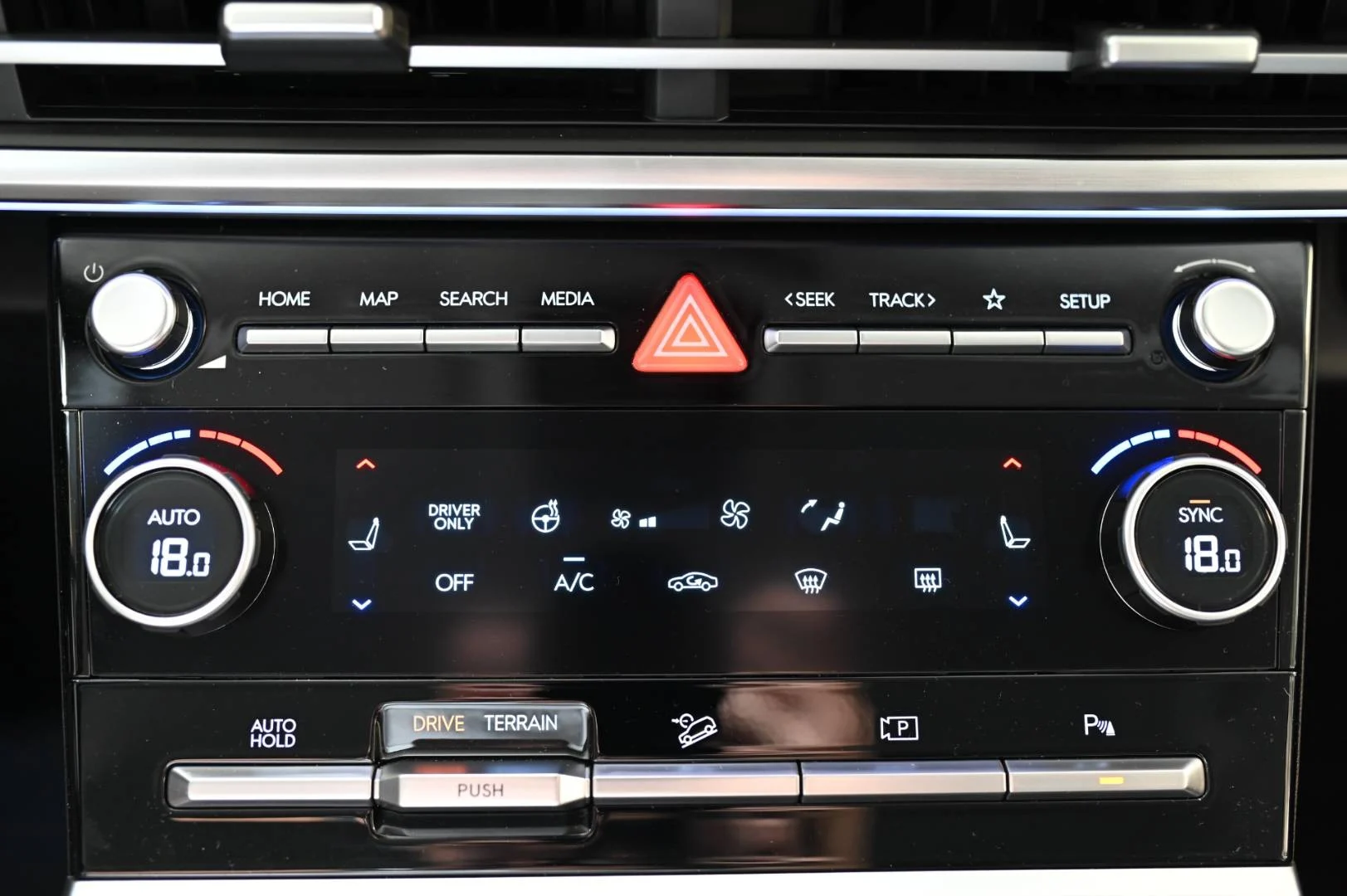 Hyundai Santa Fe PREMIUM 5S 4X4 1,6T-GDi HEV MY2025 | Begam Trnava