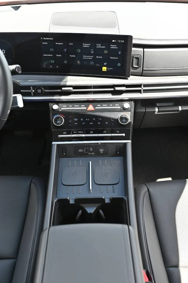 Hyundai Santa Fe PREMIUM 5S 4X4 1,6T-GDi HEV MY2025 | Begam Trnava