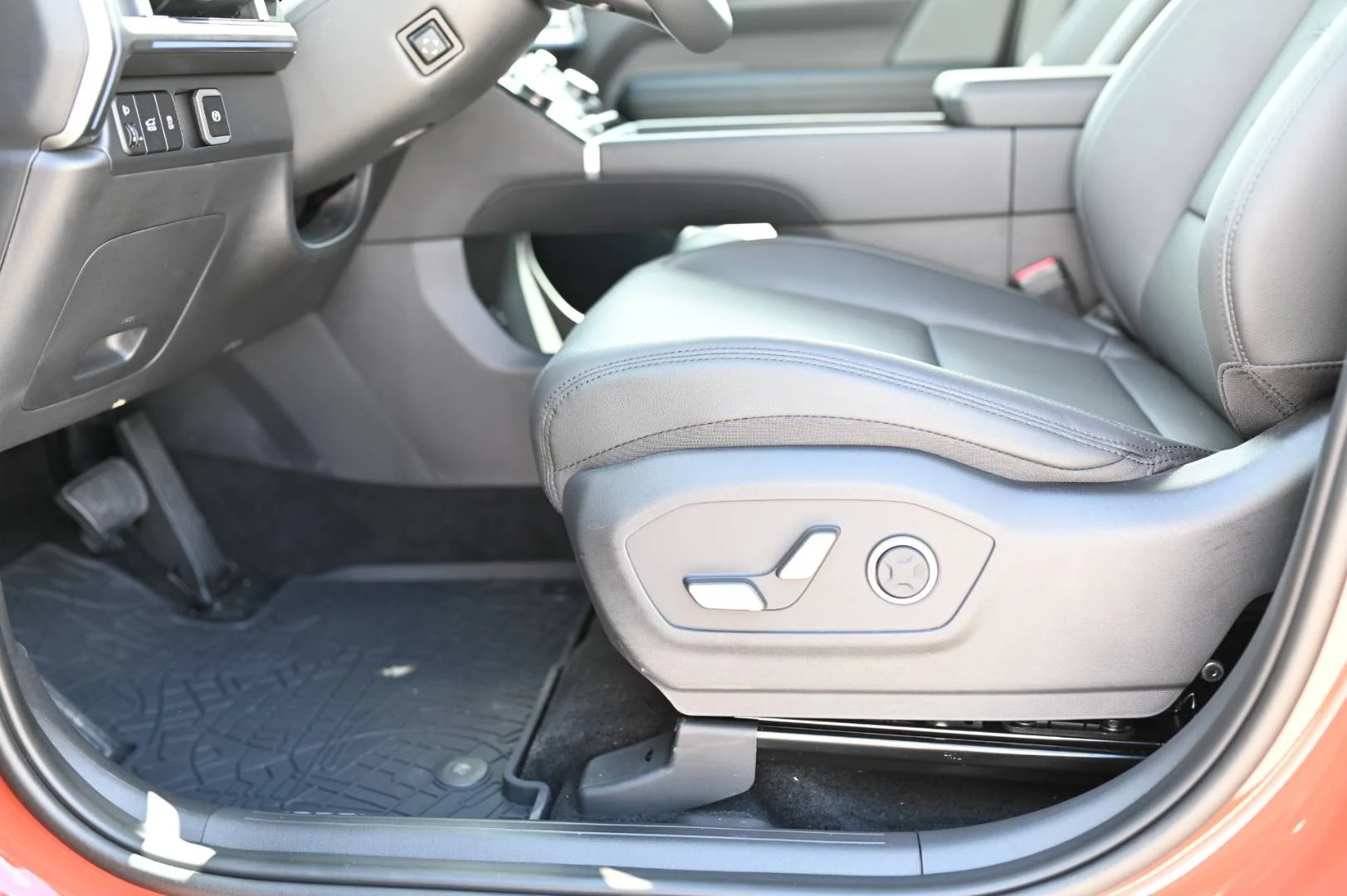 Hyundai Santa Fe PREMIUM 5S 4X4 1,6T-GDi HEV MY2025 | Begam Trnava
