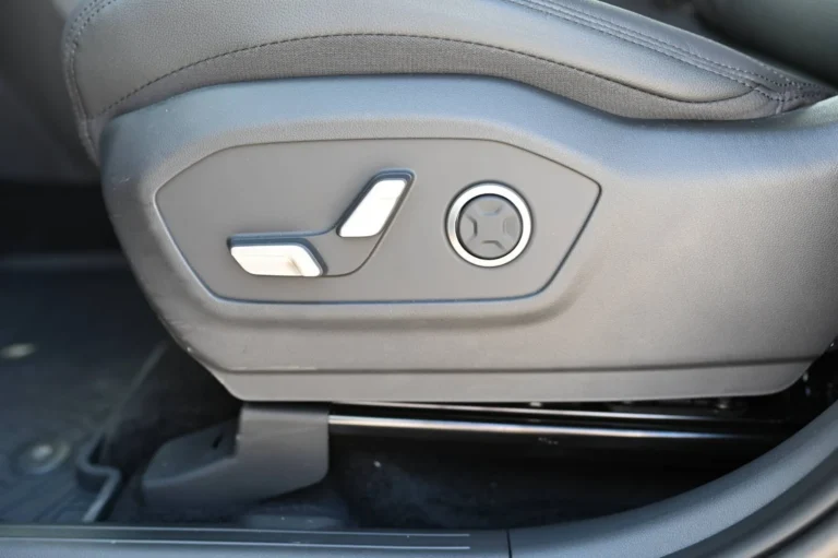 Hyundai Santa Fe PREMIUM 5S 4X4 1,6T-GDi HEV MY2025 | Begam Trnava