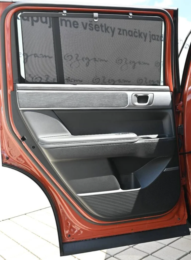 Hyundai Santa Fe PREMIUM 5S 4X4 1,6T-GDi HEV MY2025 | Begam Trnava