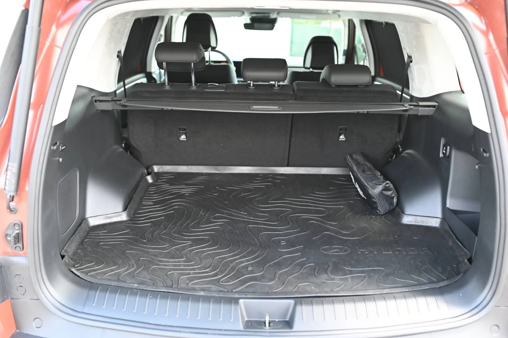 Hyundai Santa Fe PREMIUM 5S 4X4 1,6T-GDi HEV MY2025 | Begam Trnava
