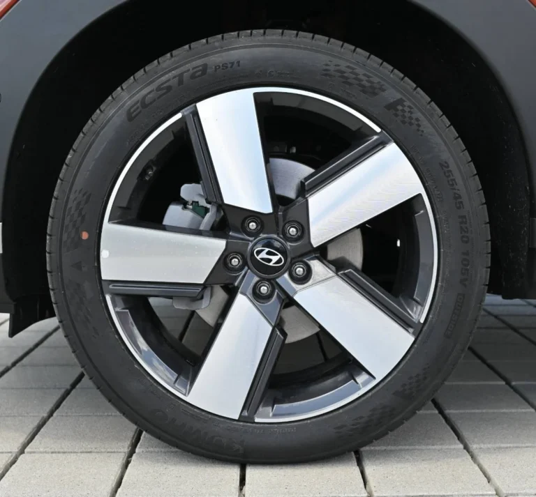 Hyundai Santa Fe PREMIUM 5S 4X4 1,6T-GDi HEV MY2025 | Begam Trnava