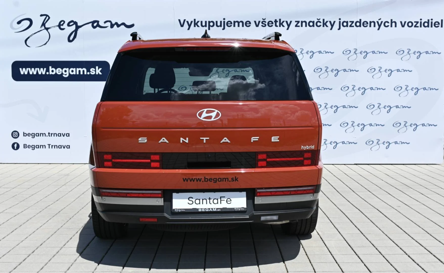 Hyundai Santa Fe PREMIUM 5S 4X4 1,6T-GDi HEV MY2025 | Begam Trnava