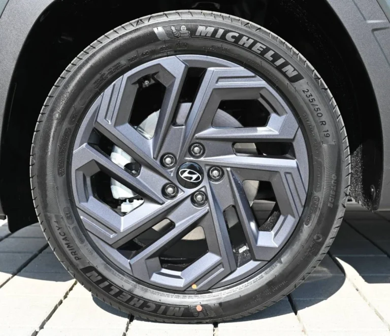 Hyundai Tucson NX4 Black Line 1.6T-GDi, 110kW, 7DCT MY27 | Begam Trnava
