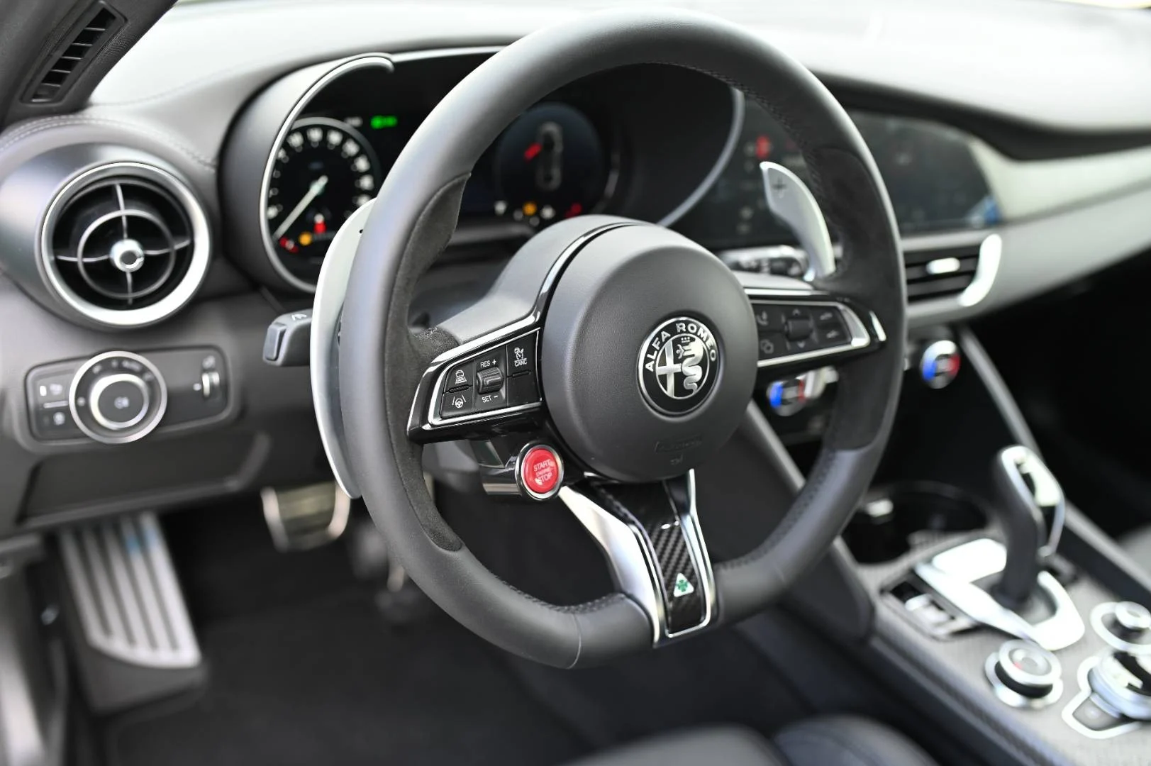 Alfa Romeo Giulia Quadrifoglio 2.9 V6 Bi-Turbo AT | Begam Trnava