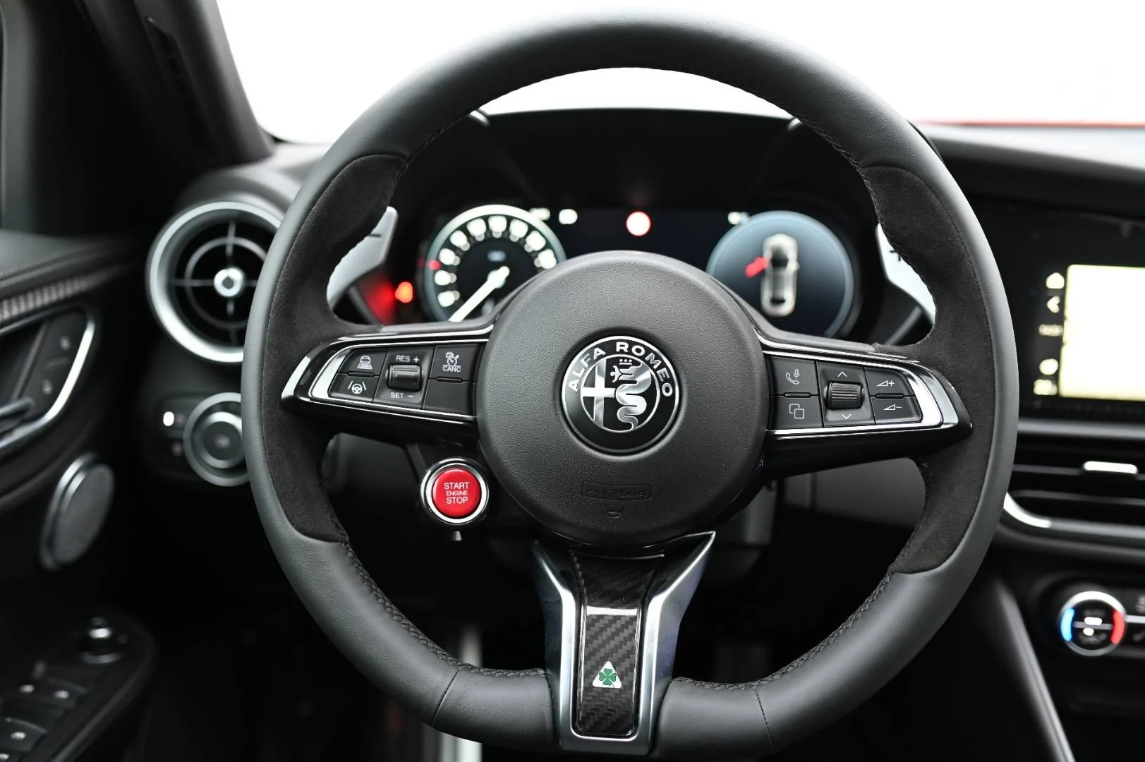 Alfa Romeo Giulia Quadrifoglio 2.9 V6 Bi-Turbo AT | Begam Trnava