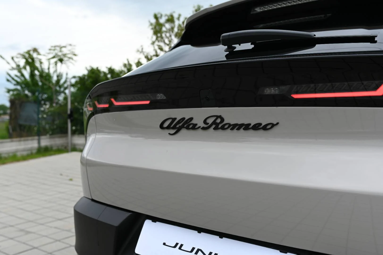 Alfa Romeo Junior 1.2T Hybrid 145k 6AT SPECIALE | Begam Trnava
