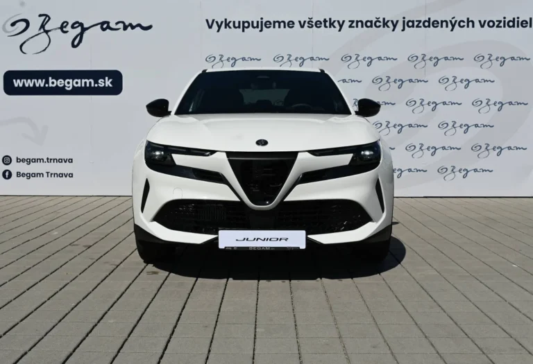 Alfa Romeo Junior 1.2T Hybrid 145k 6AT SPECIALE | Begam Trnava