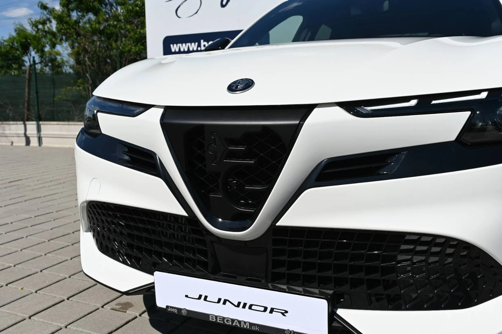 Alfa Romeo Junior 1.2T Hybrid 145k 6AT SPECIALE | Begam Trnava