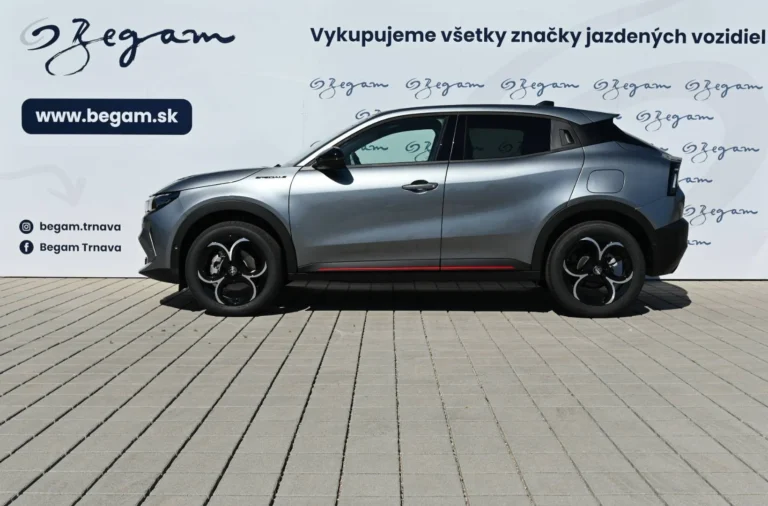 Alfa Romeo Junior 1.2T Hybrid 145k 6AT SPECIALE | Begam Trnava