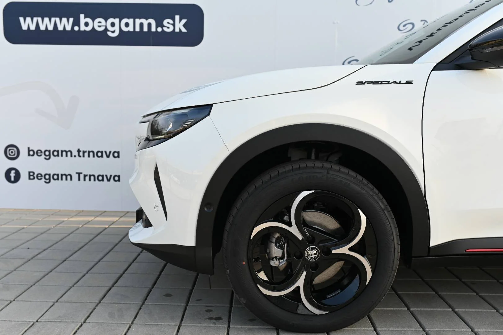 Alfa Romeo Junior 1.2T Hybrid 145k 6AT SPECIALE | Begam Trnava