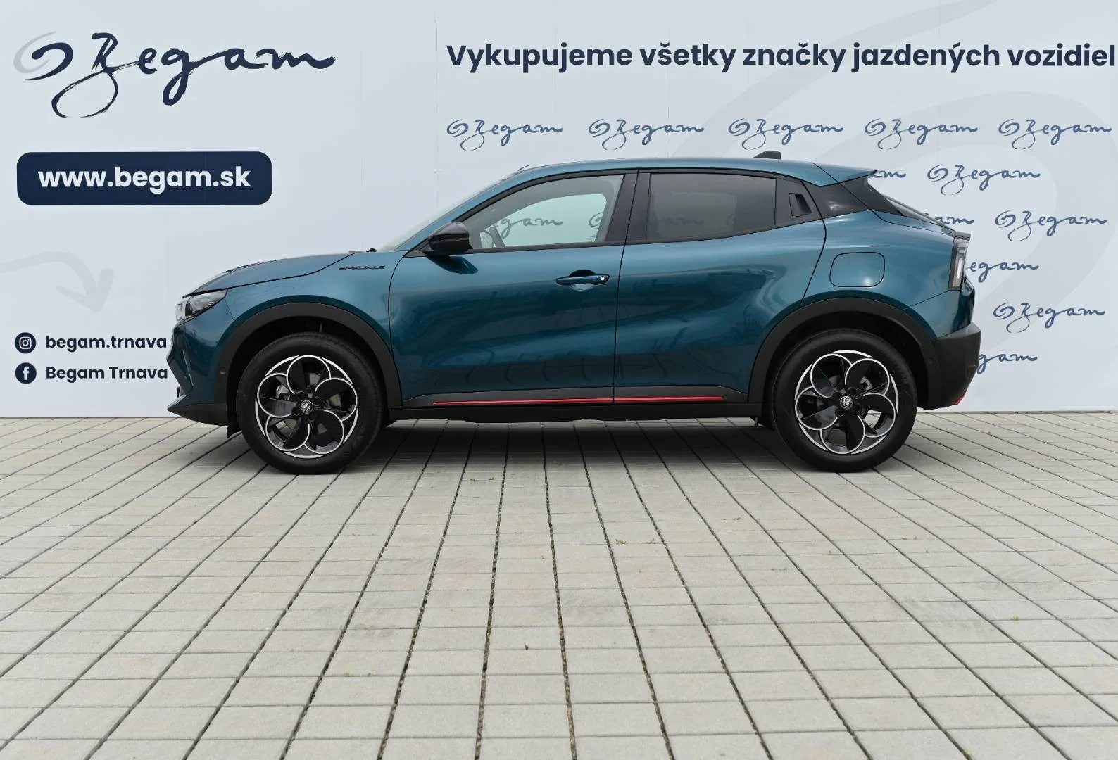 Alfa Romeo Junior Elettrica 54 kWh SPECIALE | Begam Trnava