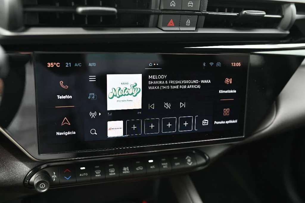 Alfa Romeo Junior Elettrica 54 kWh SPECIALE | Begam Trnava