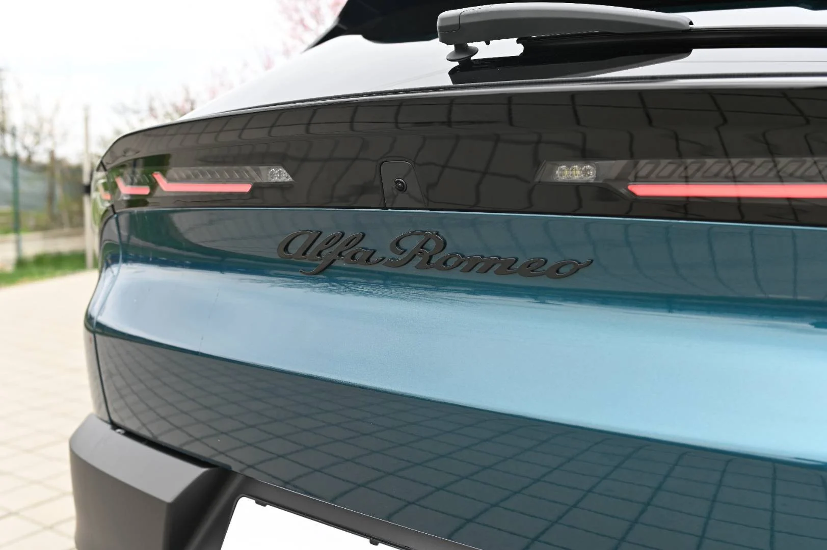 Alfa Romeo Junior Elettrica 54 kWh SPECIALE | Begam Trnava