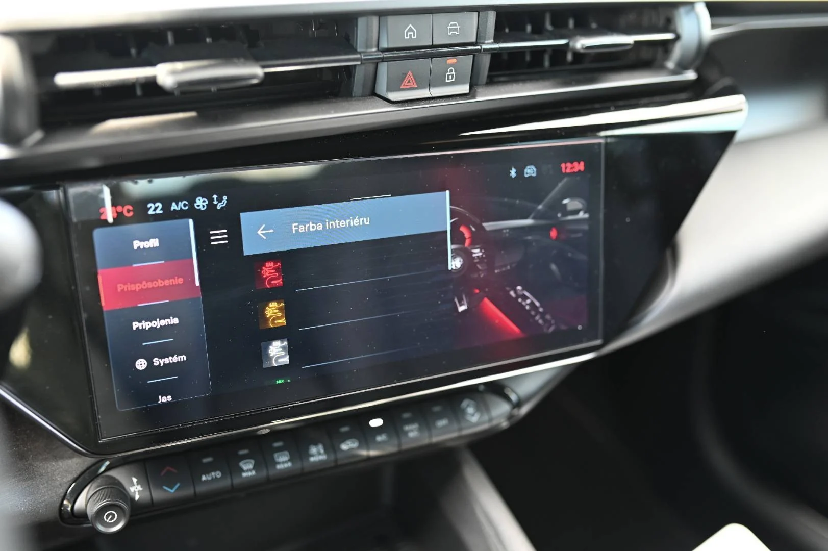Alfa Romeo Junior Q4 1.2T Hybrid 145k 6AT | Begam Trnava