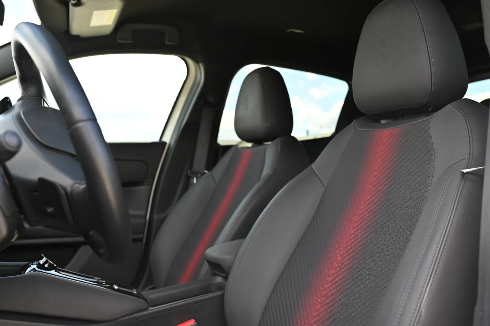 Alfa Romeo Junior Q4 1.2T Hybrid 145k 6AT | Begam Trnava
