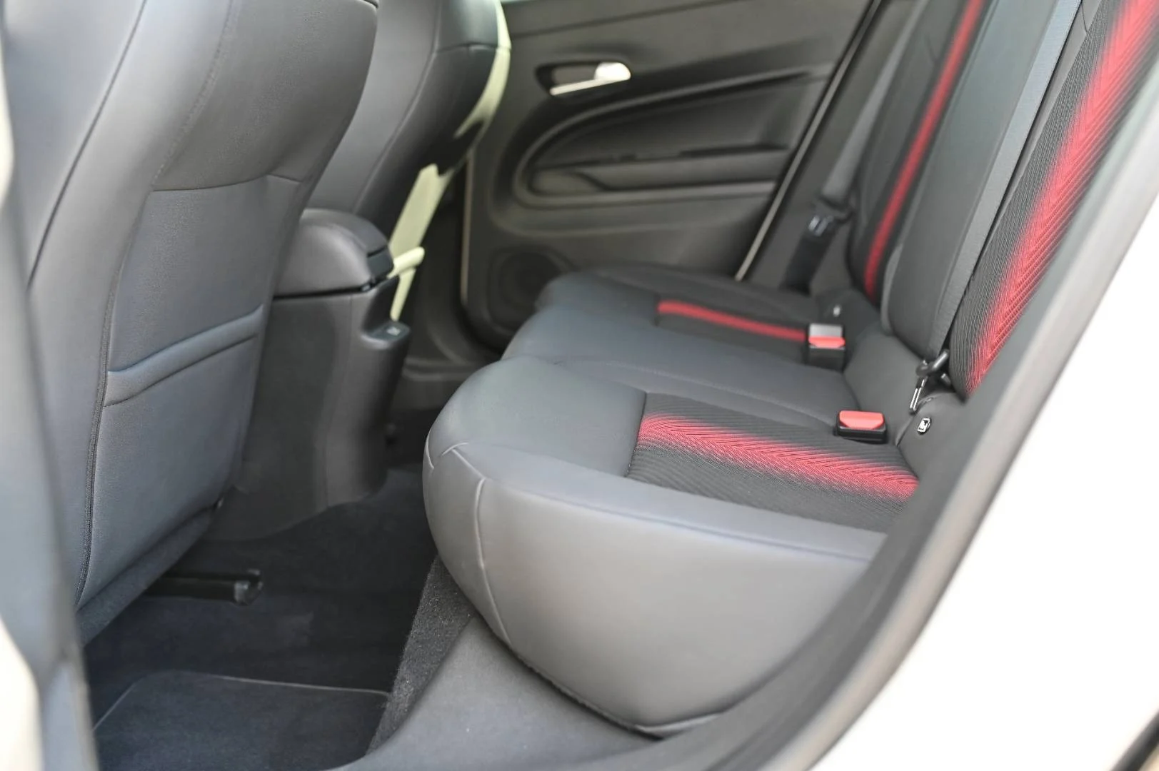 Alfa Romeo Junior Q4 1.2T Hybrid 145k 6AT | Begam Trnava