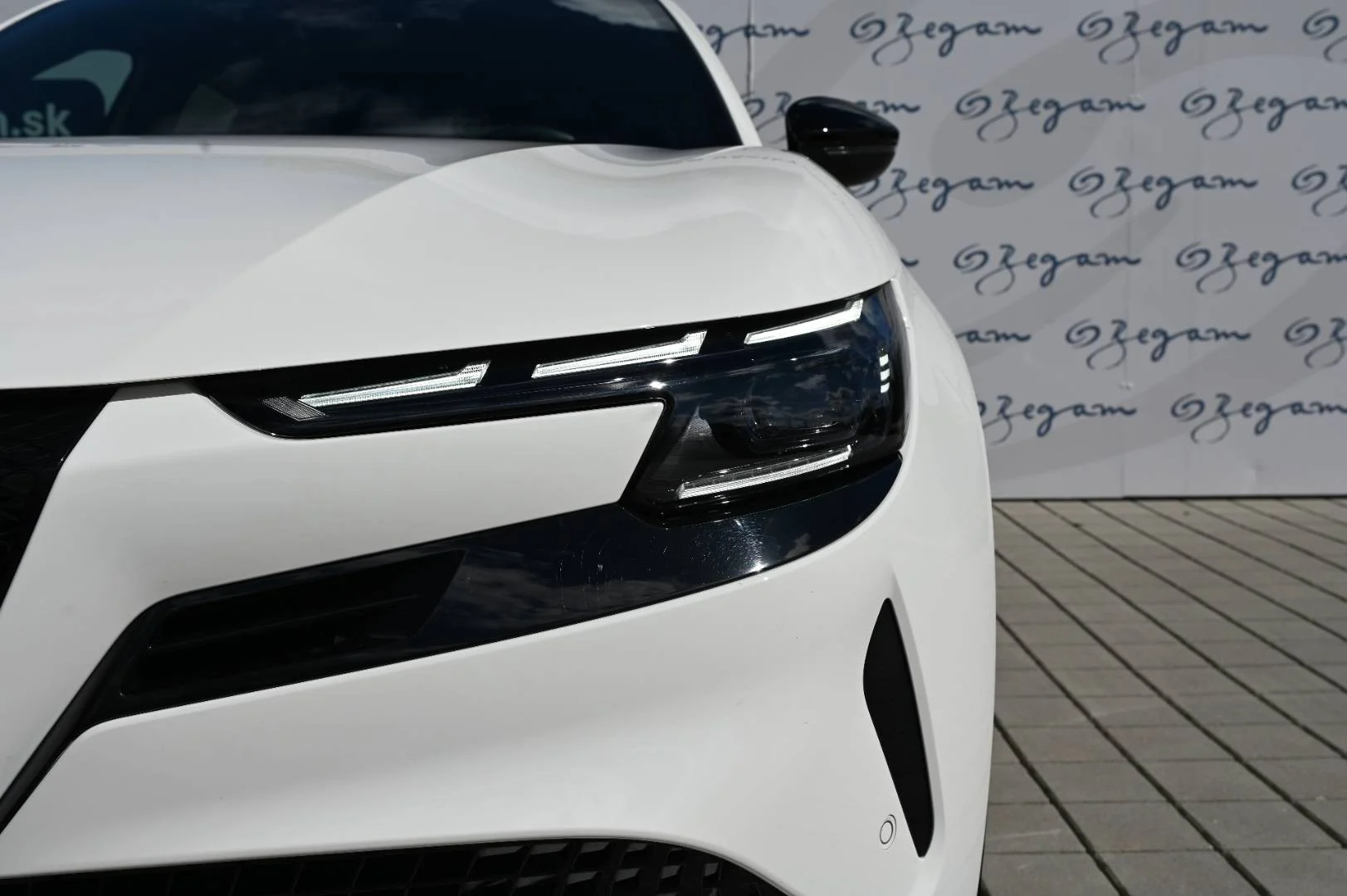 Alfa Romeo Junior Q4 1.2T Hybrid 145k 6AT | Begam Trnava
