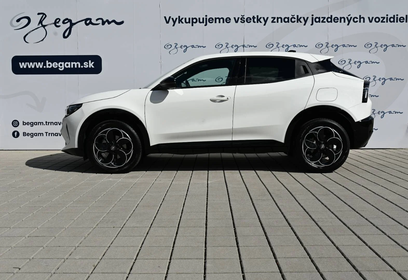 Alfa Romeo Junior Q4 1.2T Hybrid 145k 6AT | Begam Trnava