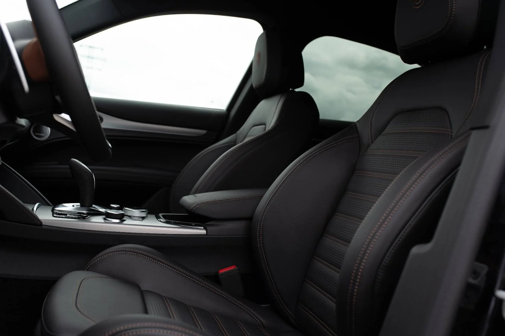 Alfa Romeo Stelvio 2.0 Turbo INTENSA Q4 A/T | Begam Trnava
