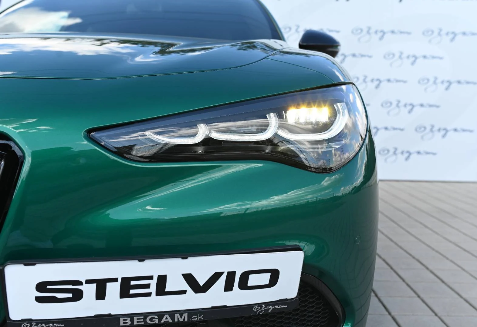 Alfa Romeo Stelvio 2.0 Turbo INTENSA Q4 A/T | Begam Trnava
