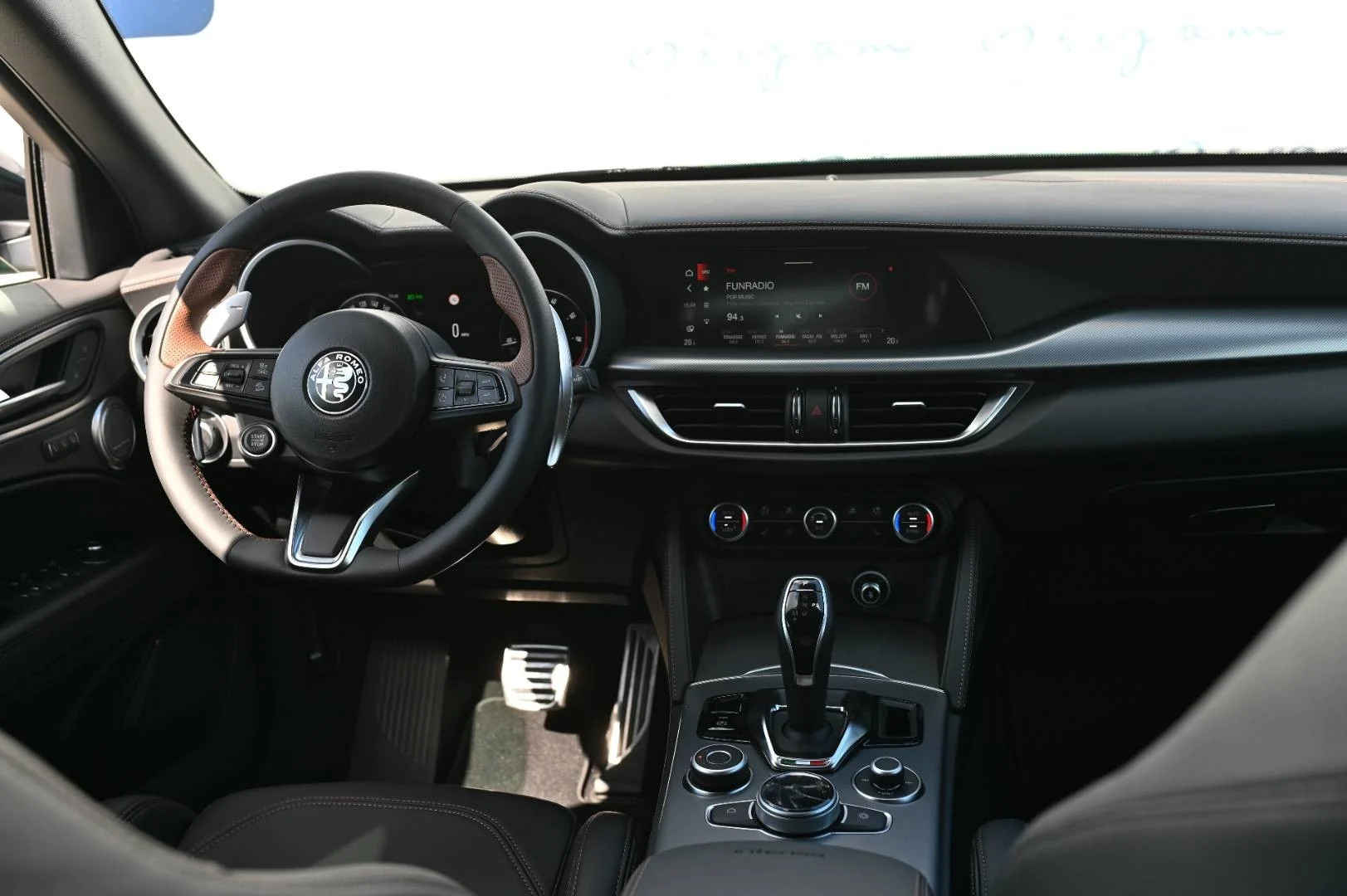 Alfa Romeo Stelvio 2.0 Turbo INTENSA Q4 A/T | Begam Trnava