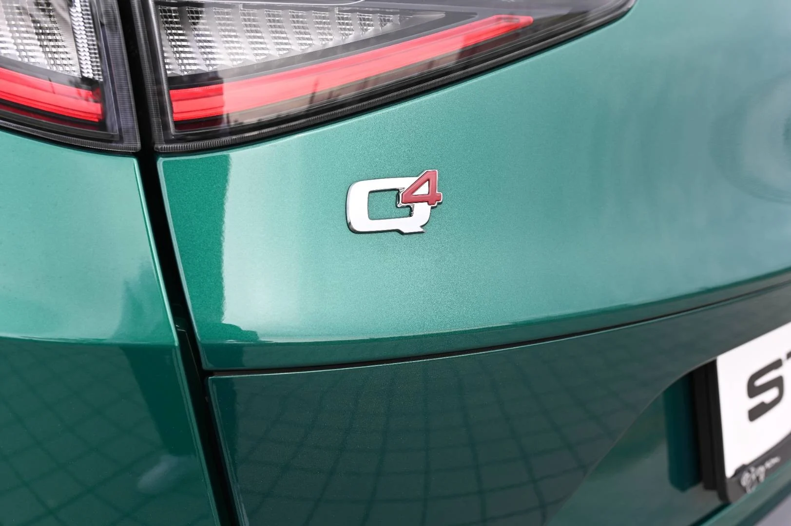 Alfa Romeo Stelvio 2.0 Turbo Veloce Q4 A/T | Begam Trnava