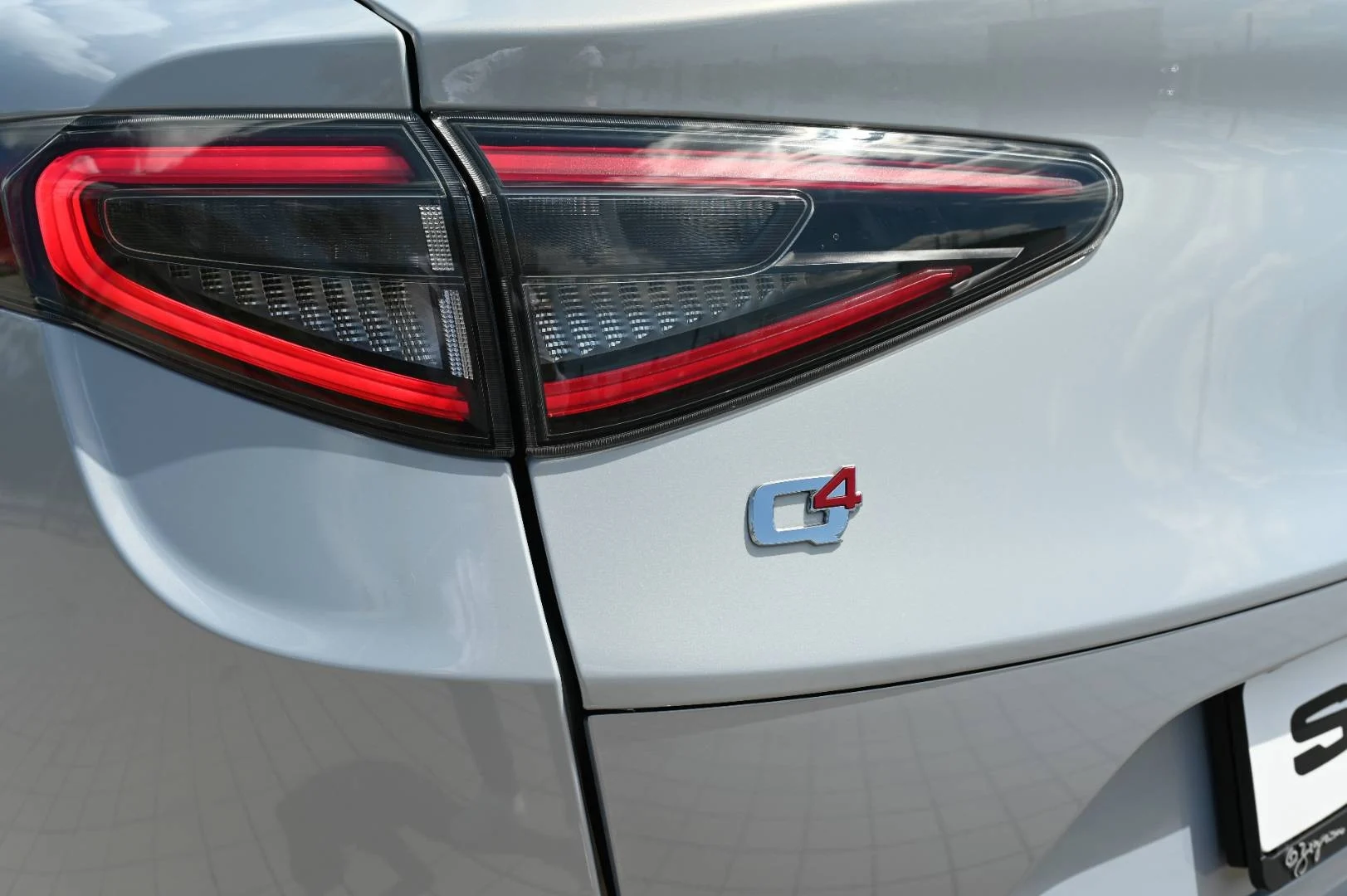 Alfa Romeo Stelvio 2.0 Turbo Veloce Q4 A/T | Begam Trnava