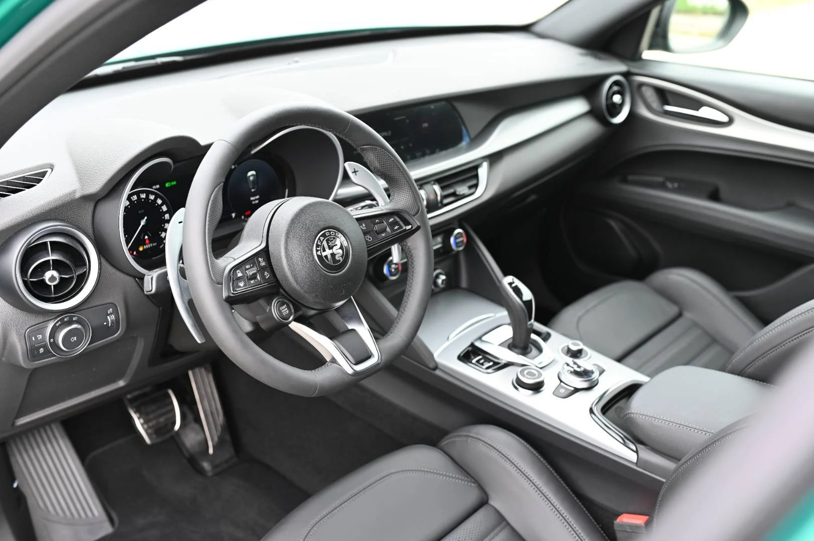 Alfa Romeo Stelvio 2.0 Turbo Veloce Q4 A/T | Begam Trnava