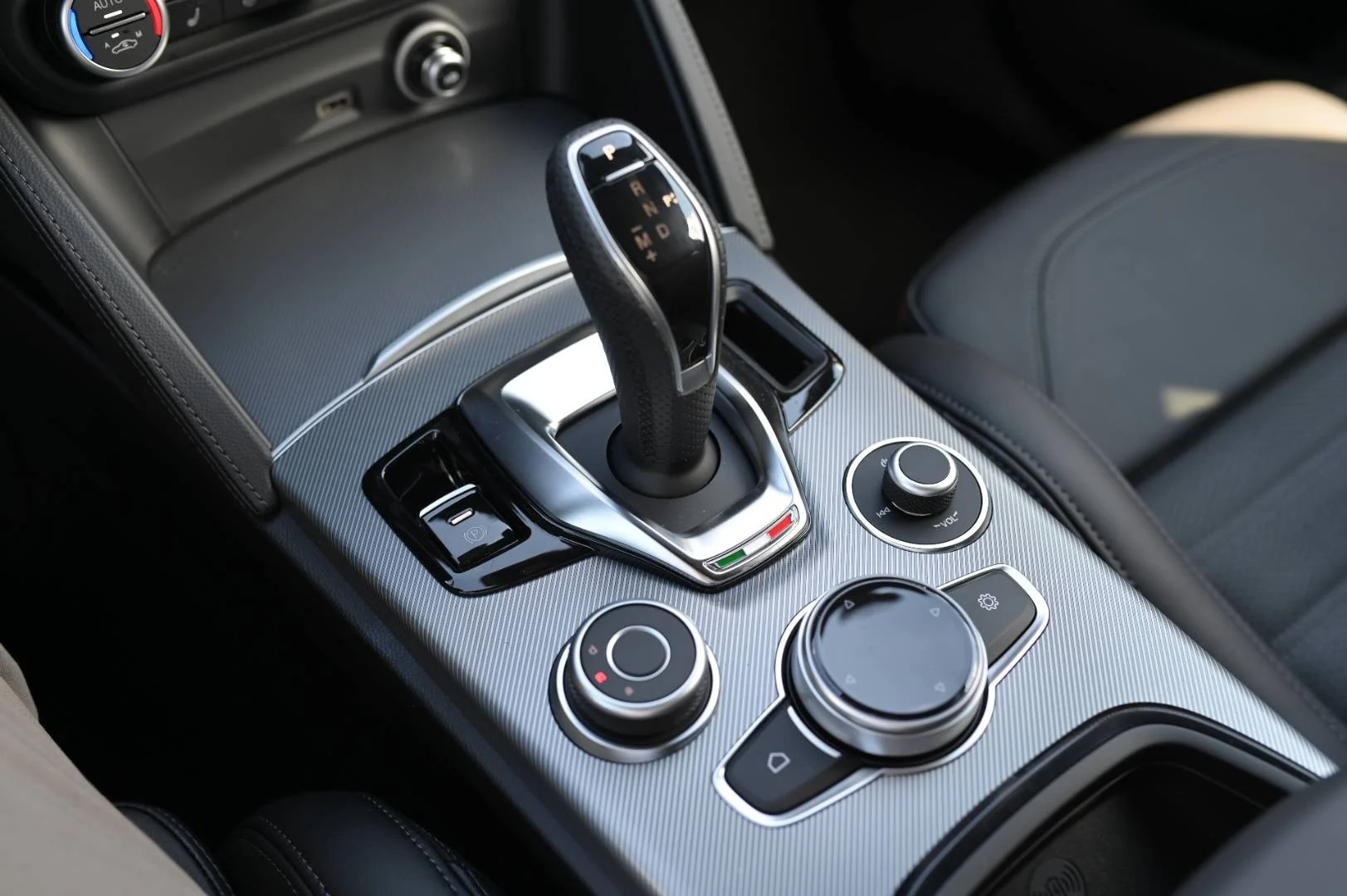 Alfa Romeo Stelvio 2.0 Turbo Veloce Q4 A/T | Begam Trnava