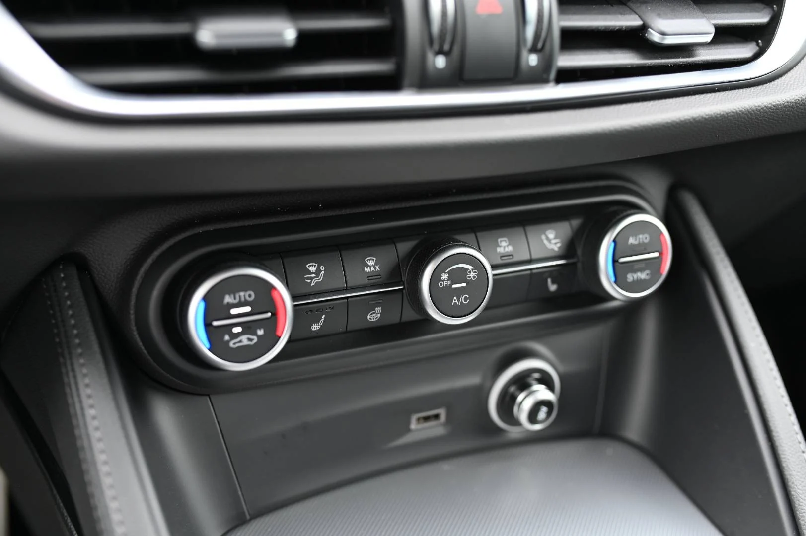 Alfa Romeo Stelvio 2.0 Turbo Veloce Q4 A/T | Begam Trnava