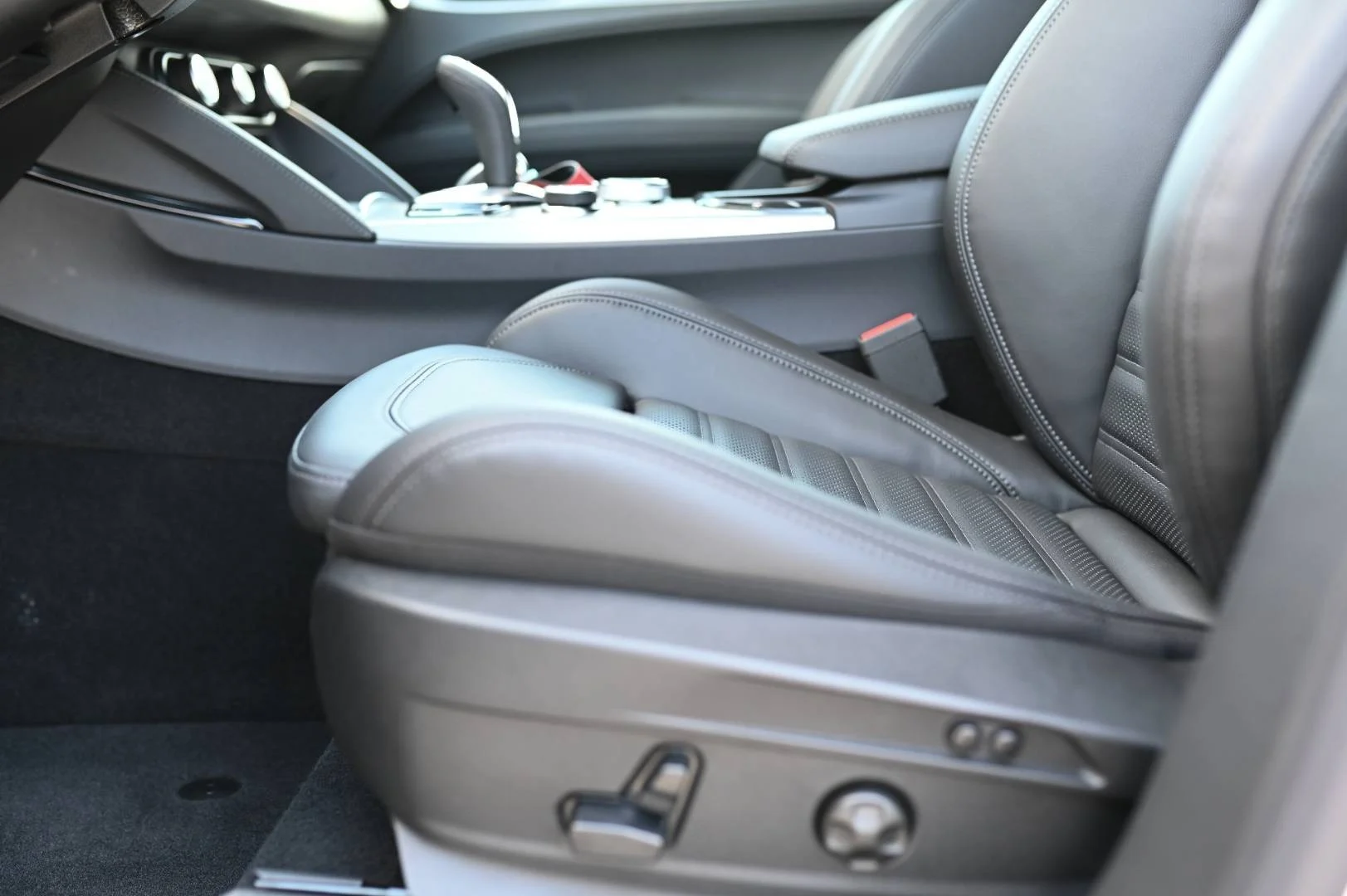 Alfa Romeo Stelvio 2.0 Turbo Veloce Q4 A/T | Begam Trnava