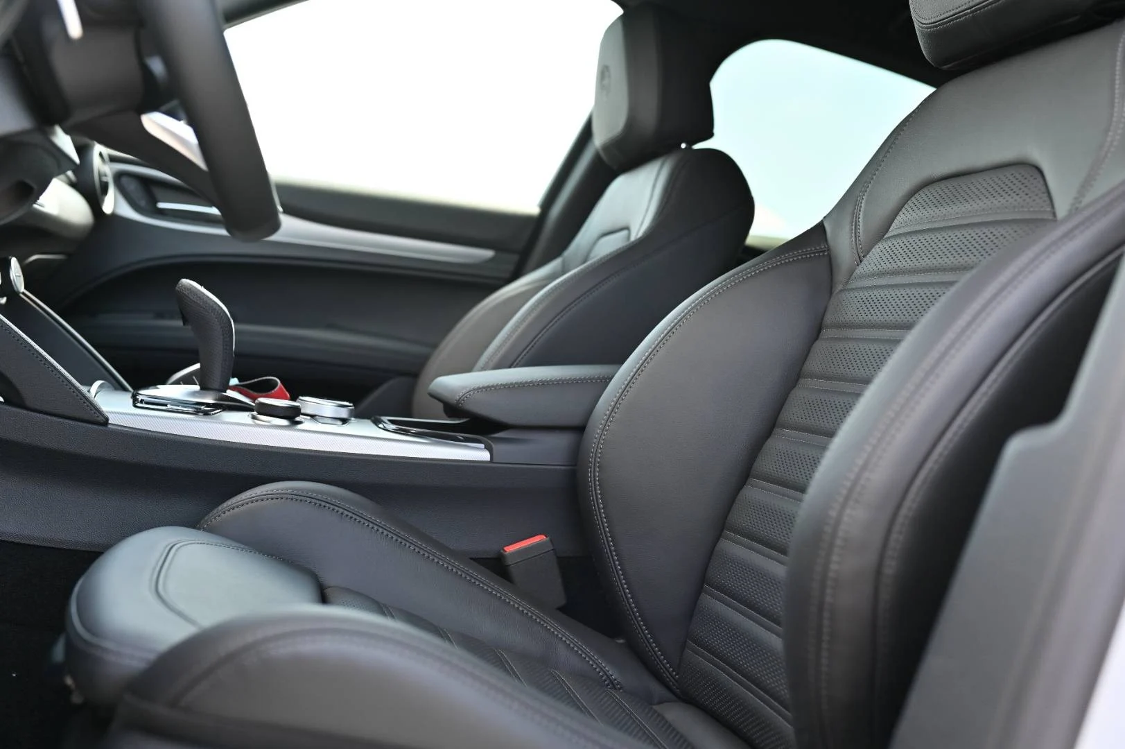 Alfa Romeo Stelvio 2.0 Turbo Veloce Q4 A/T | Begam Trnava