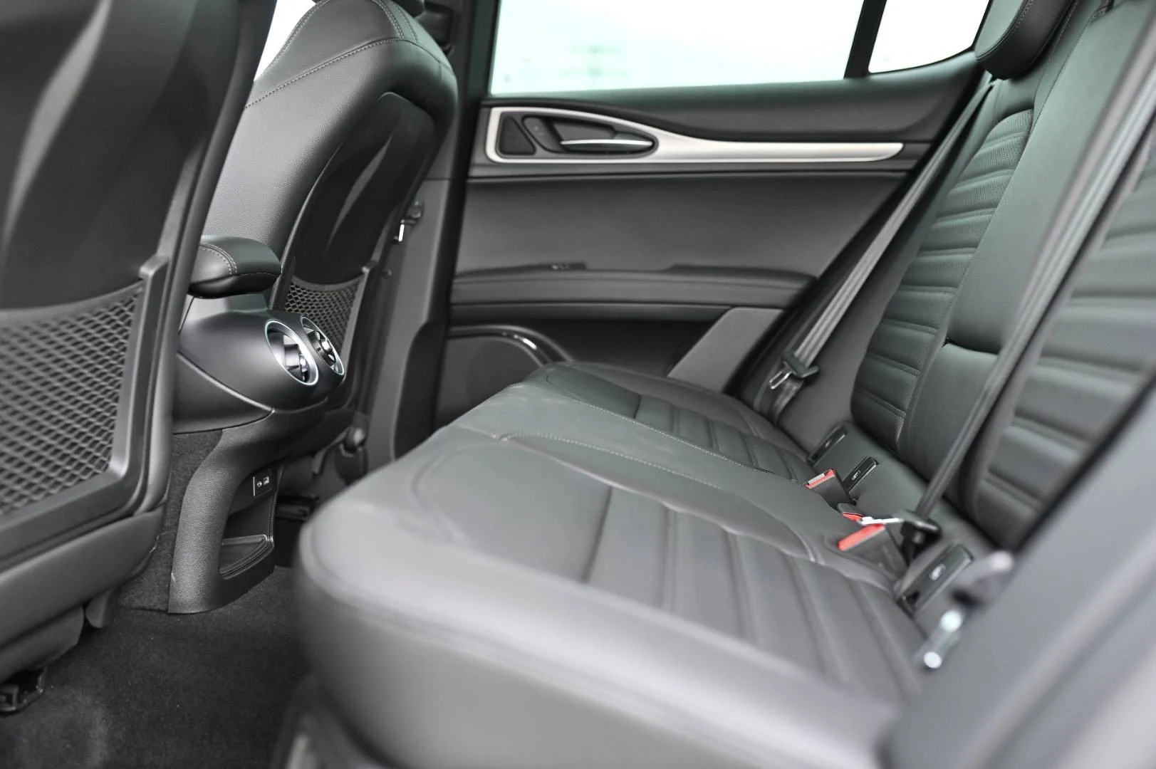 Alfa Romeo Stelvio 2.0 Turbo Veloce Q4 A/T | Begam Trnava