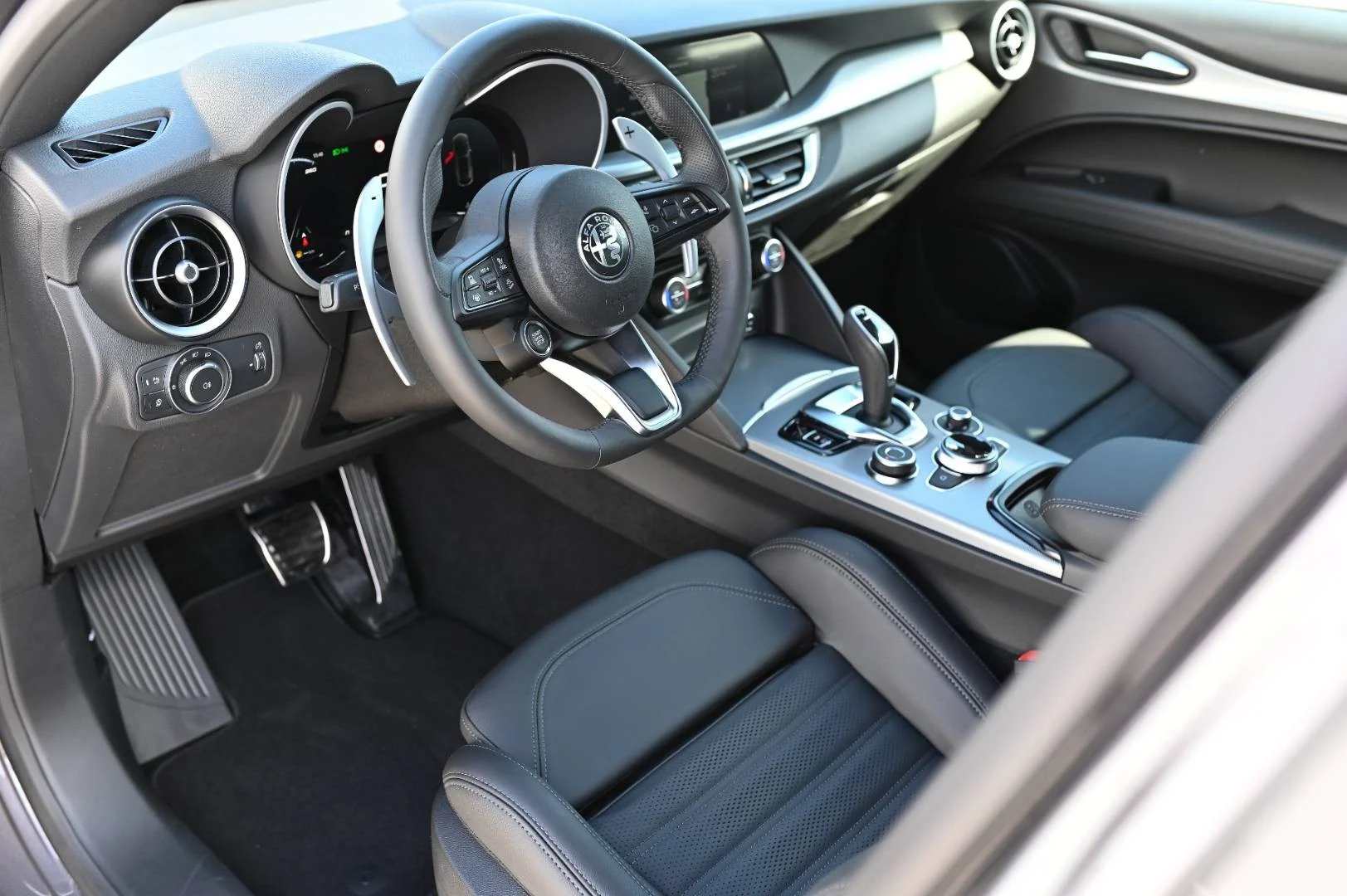 Alfa Romeo Stelvio 2.0 Turbo Veloce Q4 A/T | Begam Trnava