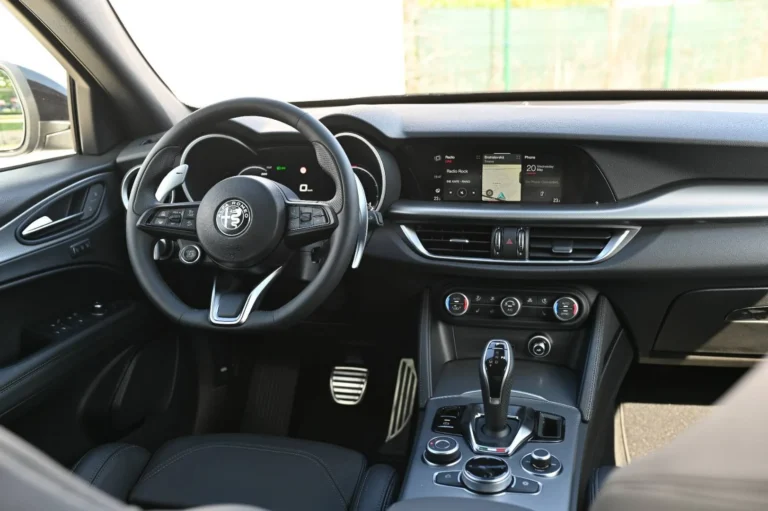Alfa Romeo Stelvio 2.0 Turbo Veloce Q4 A/T | Begam Trnava