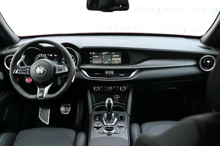 Alfa Romeo Stelvio Quadrifoglio 2.9 V6 Bi-Turbo AWD A/T | Begam Trnava
