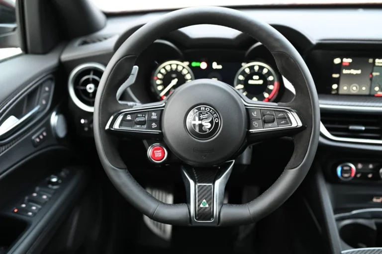 Alfa Romeo Stelvio Quadrifoglio 2.9 V6 Bi-Turbo AWD A/T | Begam Trnava