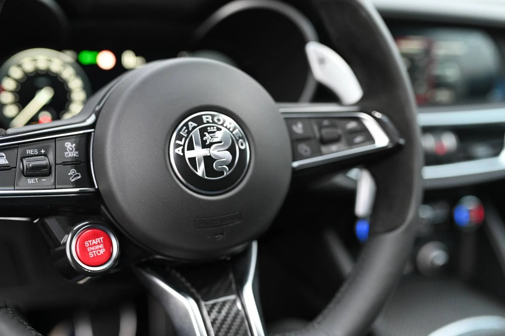 Alfa Romeo Stelvio Quadrifoglio 2.9 V6 Bi-Turbo AWD A/T | Begam Trnava