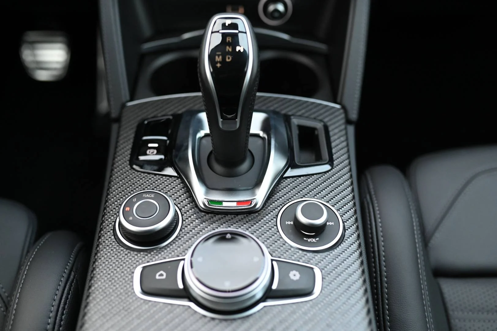 Alfa Romeo Stelvio Quadrifoglio 2.9 V6 Bi-Turbo AWD A/T | Begam Trnava