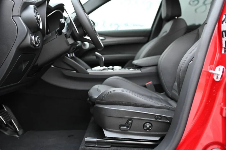 Alfa Romeo Stelvio Quadrifoglio 2.9 V6 Bi-Turbo AWD A/T | Begam Trnava